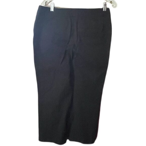 Chico’s size 6 (.05) Ponte knit cropped pants . - Picture 2 of 7